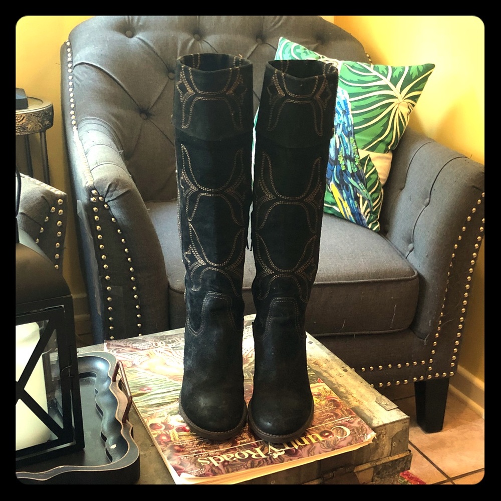 Black suede knee-high boots with embroidering